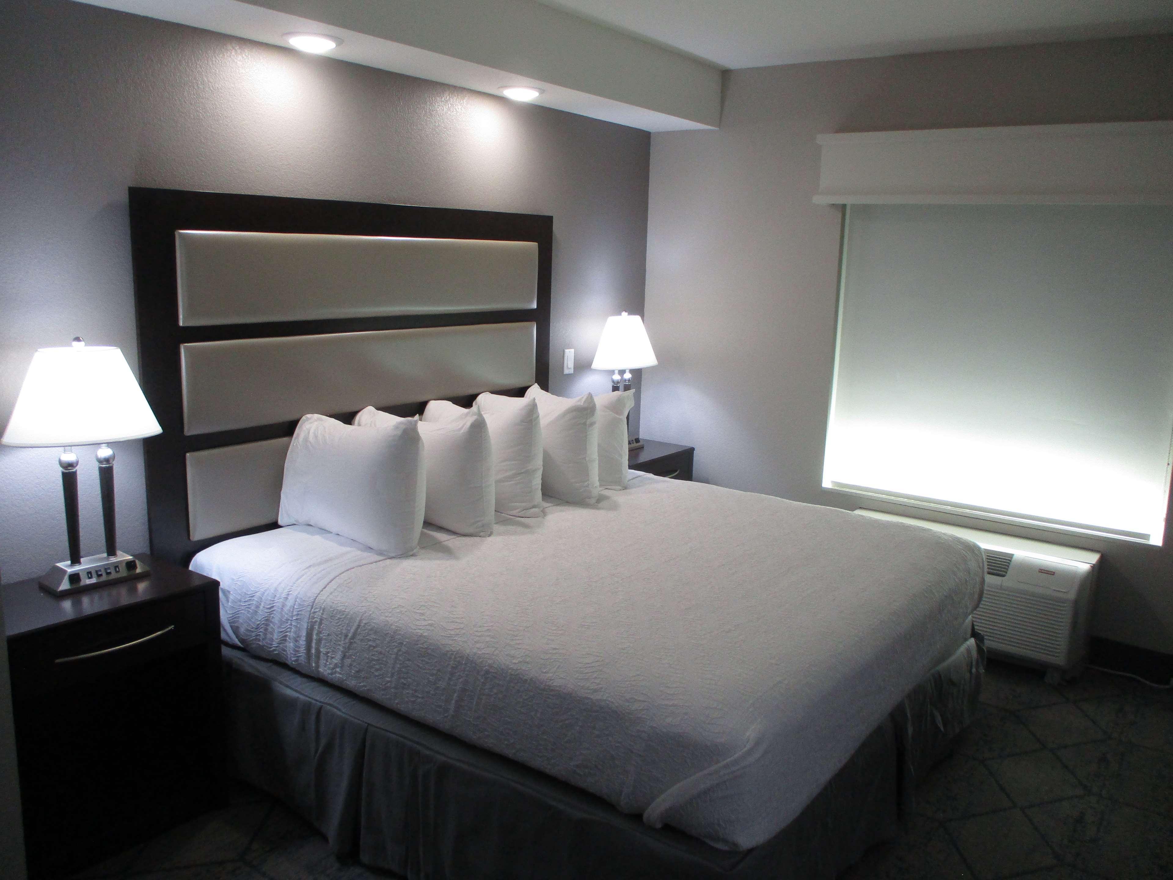 เบสต์ เวสเทิร์น พลัส แม็กเฟอร์สัน Hotel McPherson ภายนอก รูปภาพ